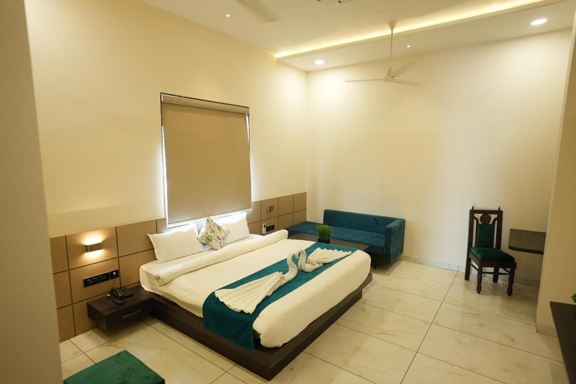 Palak Palace Hotels And Resort Bhopal Exteriör bild