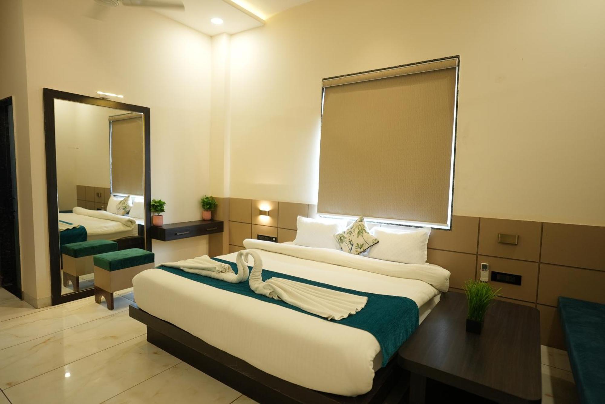 Palak Palace Hotels And Resort Bhopal Exteriör bild